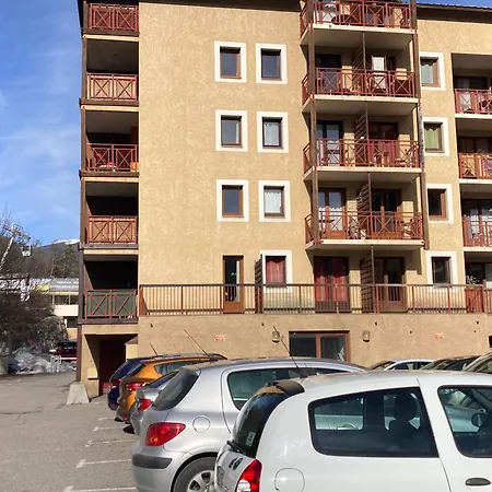 T2, Pieds De Pistes,